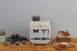 Smeg EGF03 Semi-Automatic Espresso Machine with Built-In Grinder, Dual Thermoblock, 50’s Retro Style – Cream
